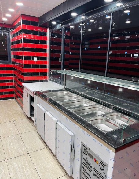 Technik- und Servicezugang Rückseite des Containers mit Zugang